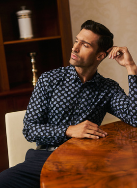 Granatowa koszula w kwiaty