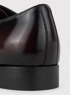 Eleganckie obuwie męskie w kolorze bordowym