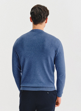 Niebieski sweter męski v-neck