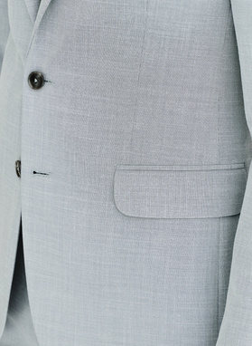 Szary garnitur męski