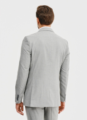 Szary garnitur męski