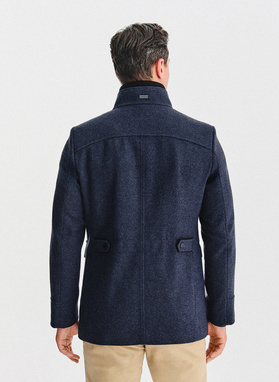 Granatowy płaszcz męski