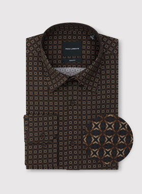 Brązowa koszula we wzór