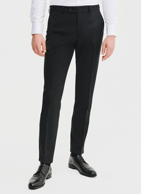 Wełniany czarny garnitur męski