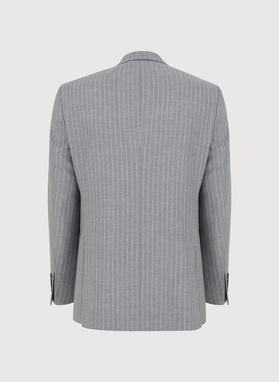 Szary garnitur męski