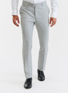 Gładki jasnoszary garnitur męski