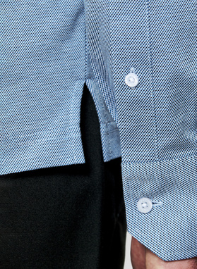 Jasnoniebieska dzianinowa koszula męska