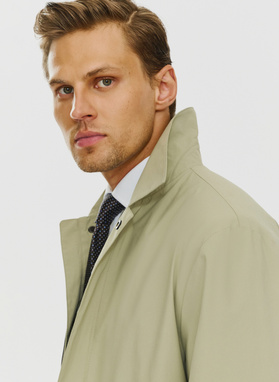 Beżowy klasyczny płaszcz męski