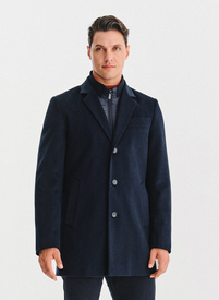 Granatowy płaszcz męski z wełną