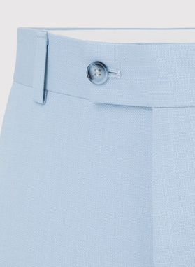 Błękitny garnitur męski