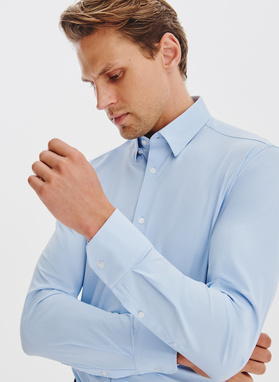 Niebieska dzianinowa koszula męska