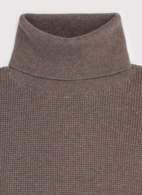 Męski golf w kolorze brązowym