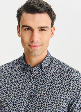 Czarna koszula w drobny wzór