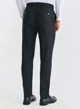 Wełniany czarny garnitur męski