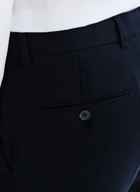 Ślubny granatowy garnitur męski