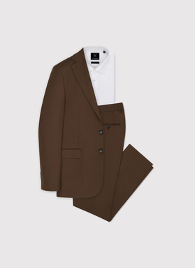 Brązowy garnitur męski