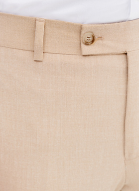 Ślubny beżowy garnitur męski