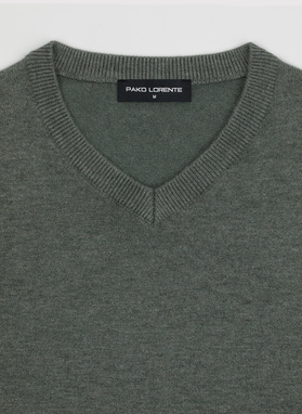 Zielony sweter męski v-neck