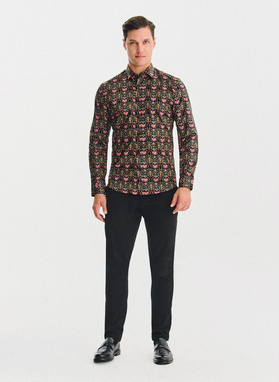 Czarna koszula w kolorowe kwiaty