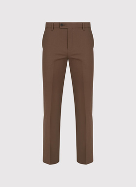 Gładki brązowy garnitur męski