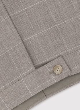 Dwurzędowy garnitur męski w kratkę