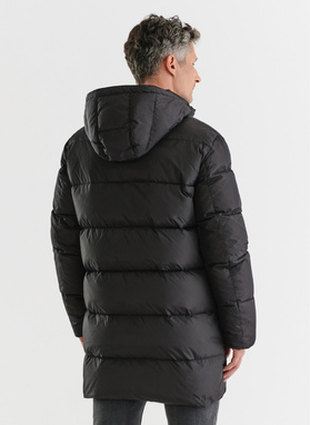 Czarna długa pikowana kurtka