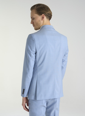 Błękitny męski garnitur