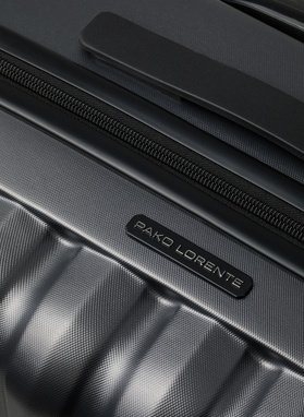 Duża ciemnoszara walizka ze żłobieniami