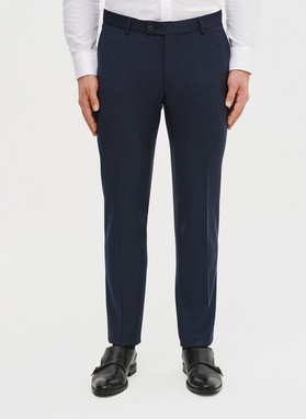 Ślubny granatowy garnitur męski