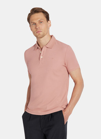 Różowy t-shirt polo na trzy guziczki