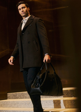 Brązowy dwurzędowy płaszcz męski