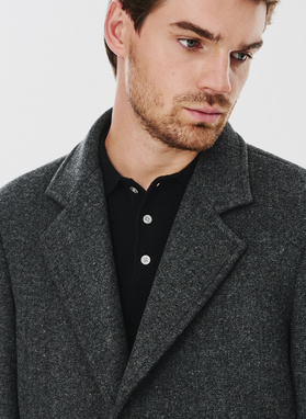 Męski płaszcz z wełną w szarym kolorze