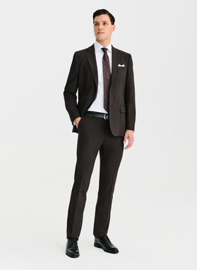 Ślubny brązowy garnitur męski