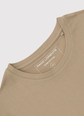 Beżowy bawełniany t-shirt z kieszonką