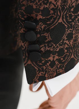 Brązowa żakardowa marynarka smokingowa