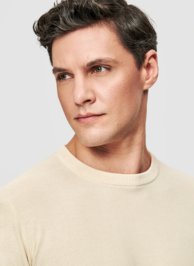 Beżowy sweter męski o-neck