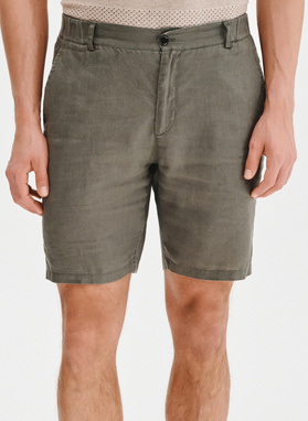 Lniane szorty męskie w kolorze zielonym