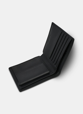 Czarny skórzany portfel męski
