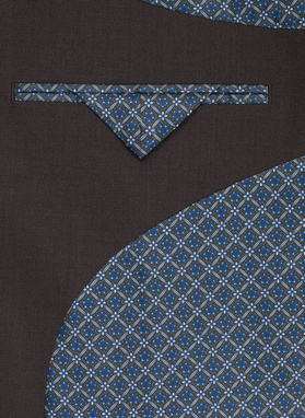 Gładki brązowy garnitur męski