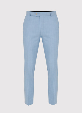 Błękitny męski garnitur