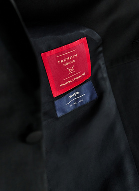 Czarna żakardowa marynarka smokingowa