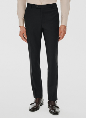 Dwuczęściowy czarny garnitur męski