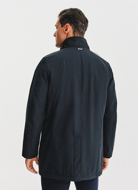 Granatowy płaszcz męski