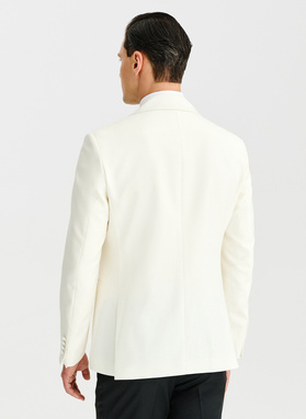 Marynarka smokingowa w jasnym beżowym kolorze