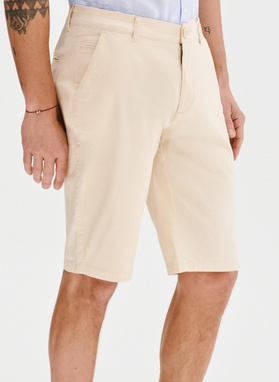 Beżowe szorty męskie