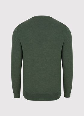 Wełniany sweter w kolorze zielonym