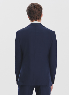 Garnitur męski w subtelną kratę