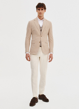 Dzianinowa marynarka w kolorze beżowym