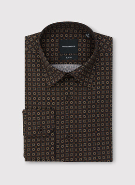 Brązowa koszula we wzór