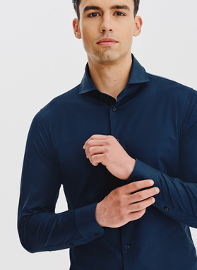 Granatowa koszula z dzianiny